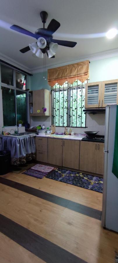 Hawwa Sara Muslim Homestay Malacca Exterior foto